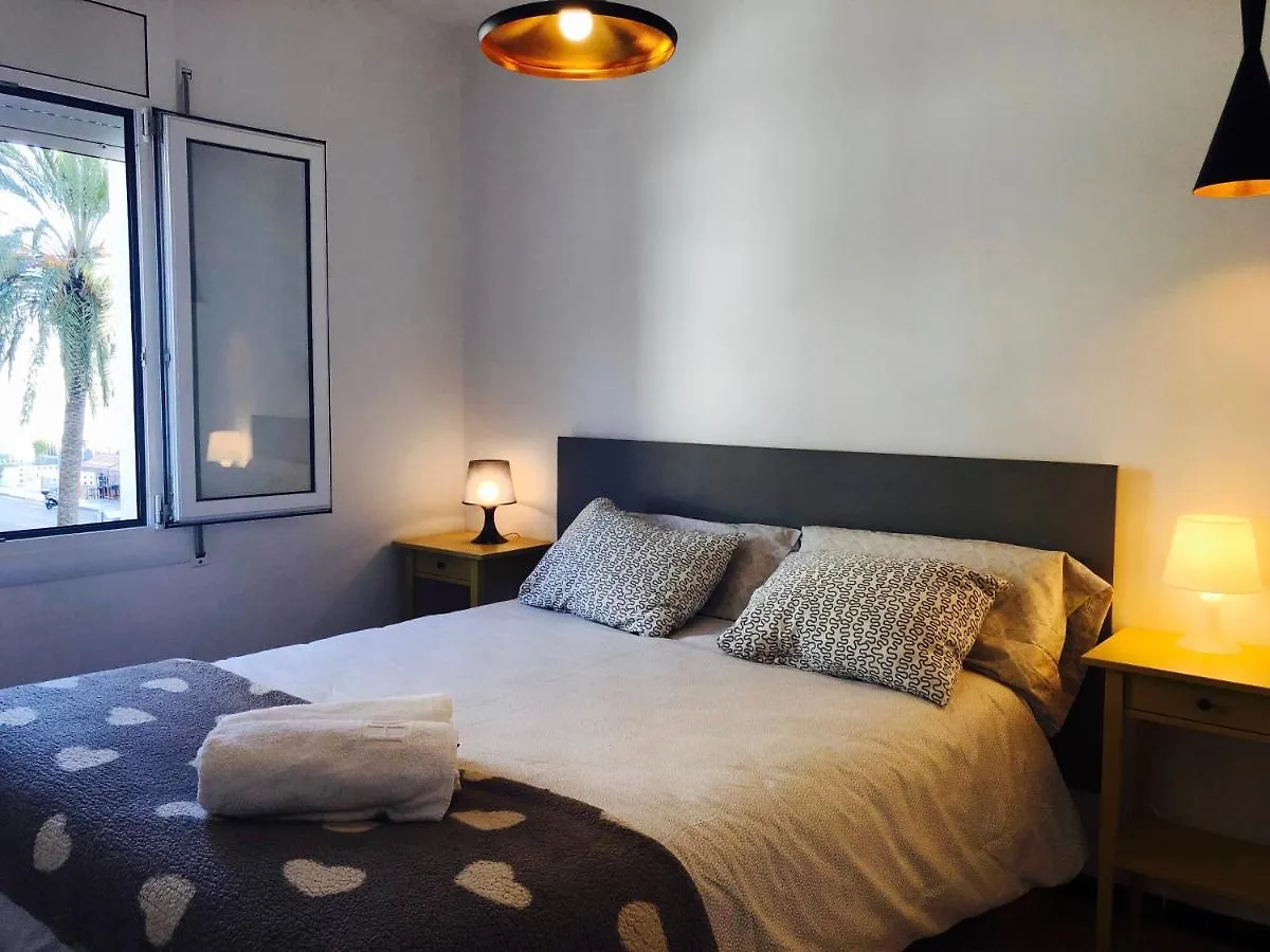 Apartamentos Aquarium. 150 Metros Playa. Rosas 0*,  Spanien
