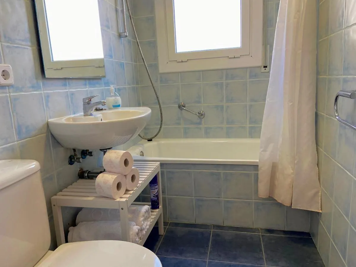 Apartamentos Aquarium. 150 Metros Playa. Rosas 0*,  Spanien