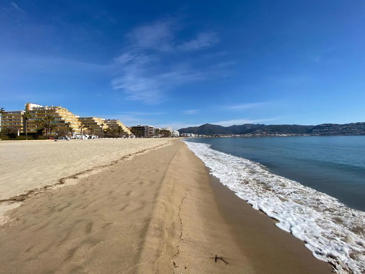Apartamentos Aquarium. 150 Metros Playa. Rosas Lägenhet